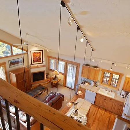 Saddle Creek Townhomes
